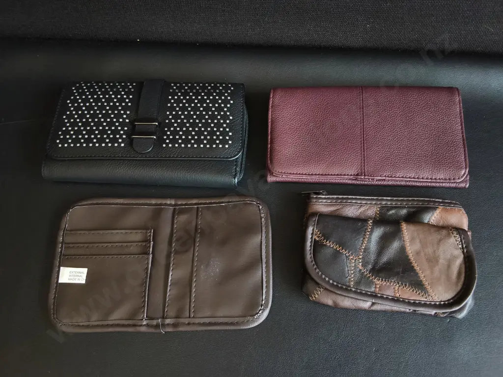 4 LEATHER WALLETS Image 1++