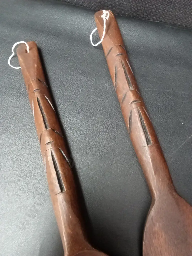 PAIR OF VINTAGE HAND CARVED WOODEN GIANT FORK AND SPOON H51CM Image 1++