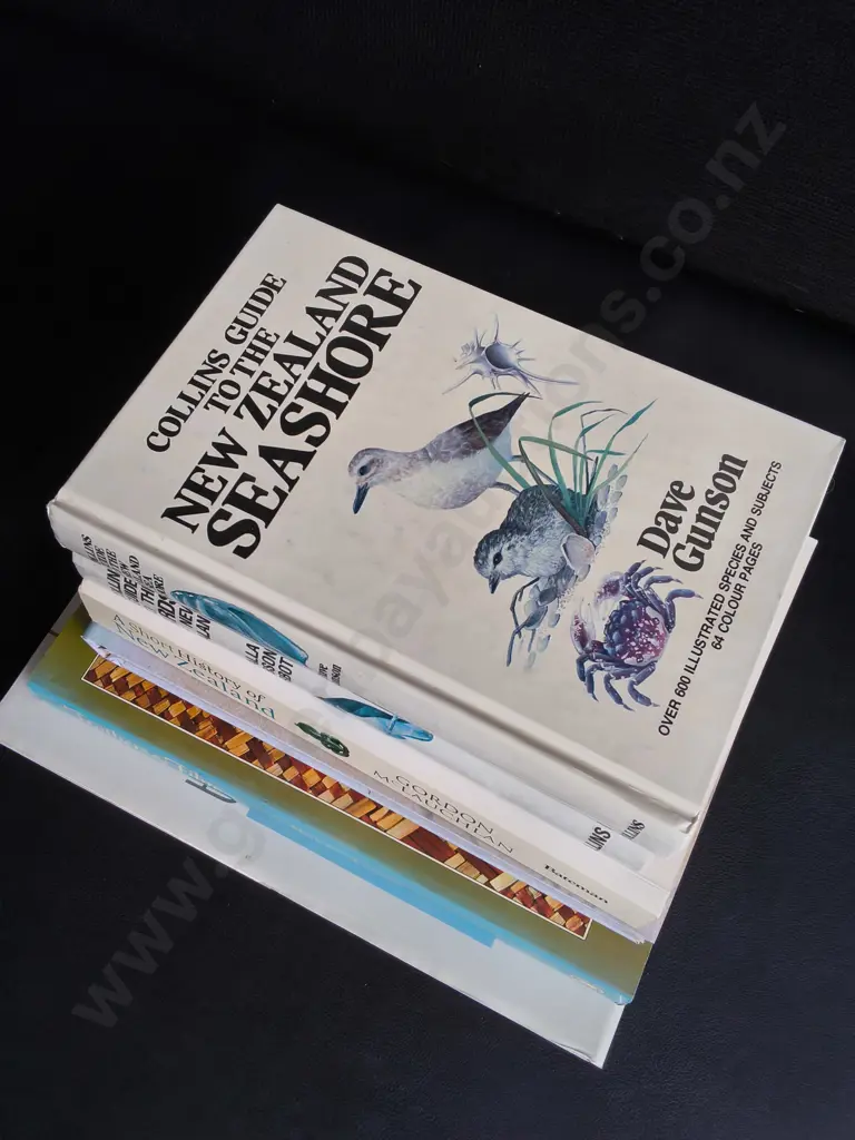 6 NEW ZEALAND BOOKS Image 1++