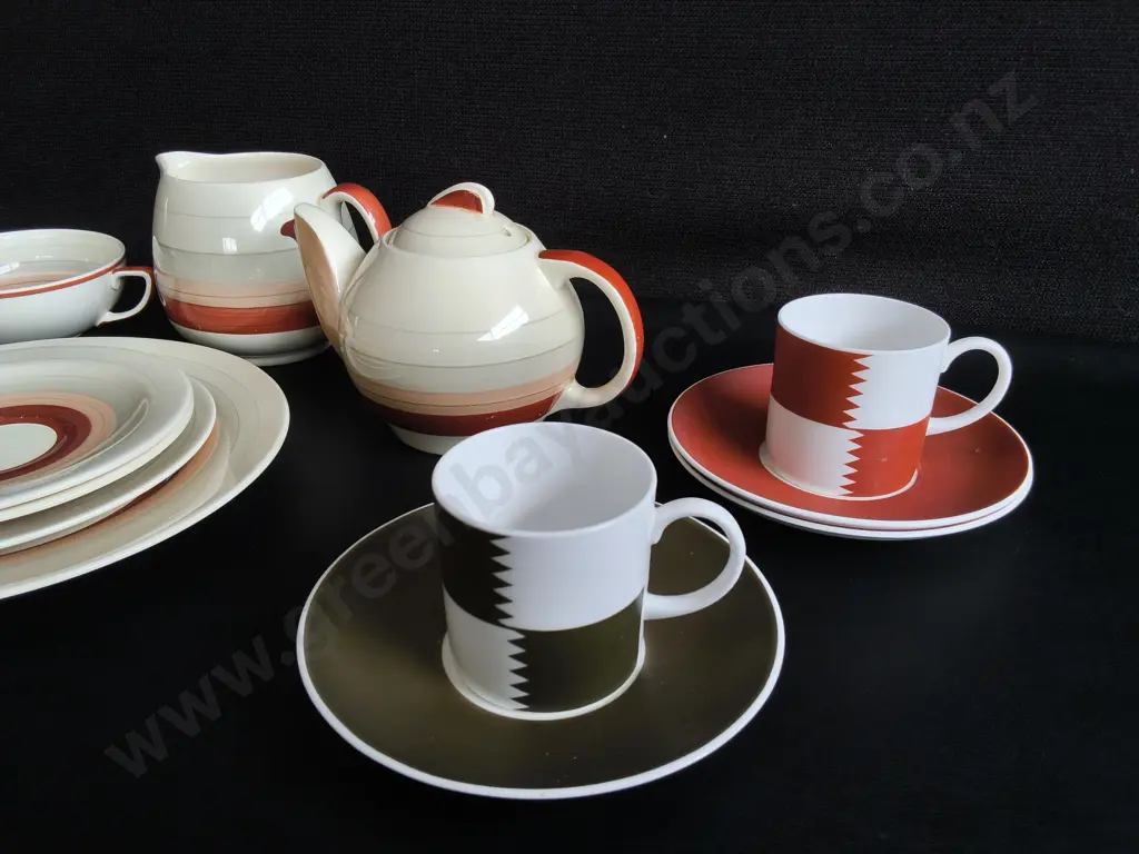 VINTAGE ART DECO SUSIE COOPER TEA AND COFFEE SET, 13 PIECES, TALLEST H 13 CM Image 1++