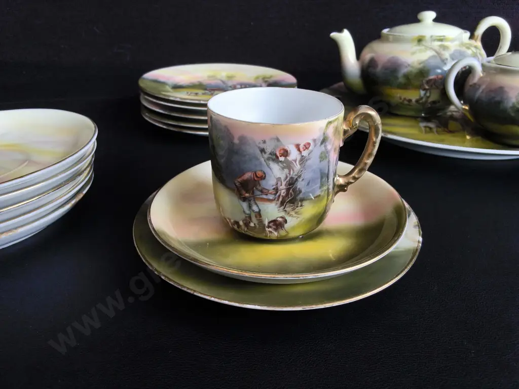 VINTAGE ROYAL BAYREUTH BAVARIA FINE PORCELAIN HUNTING SCENE TEA SERVICE, 20 PIECES, WIDEST DIA 26 CM Image 1++