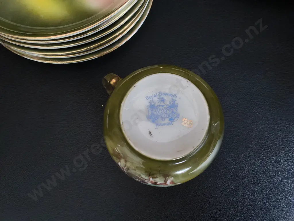 VINTAGE ROYAL BAYREUTH BAVARIA FINE PORCELAIN HUNTING SCENE TEA SERVICE, 20 PIECES, WIDEST DIA 26 CM Image 1++