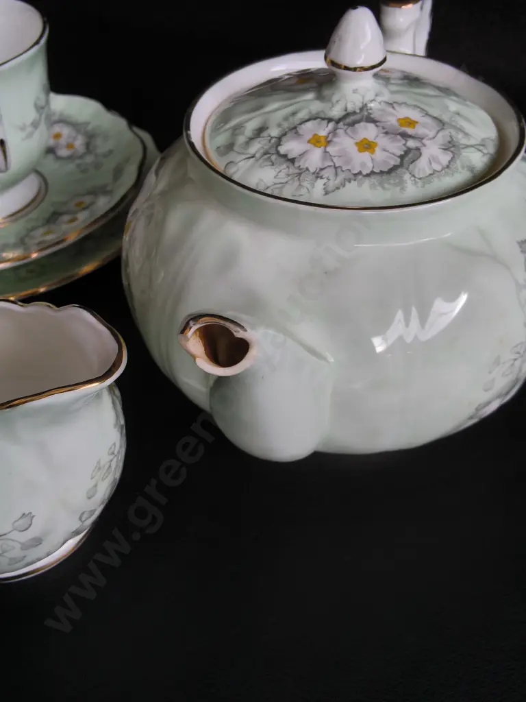 VINTAGE AYNSLEY ENGLAND MINT GREEN DAISY BONE CHINA TEA SET, 9 PIECES, TALLEST H 13 CM, DAMAGE PICTURED Image 1++