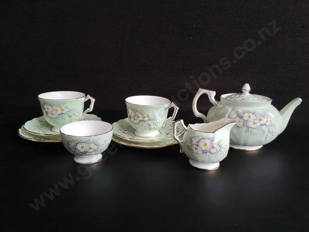 VINTAGE AYNSLEY ENGLAND MINT GREEN DAISY BONE CHINA TEA SET, 9 PIECES, TALLEST H 13 CM, DAMAGE PICTURED Image 1++