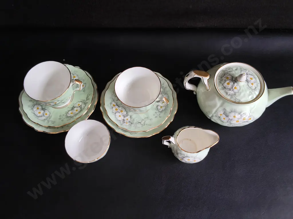 VINTAGE AYNSLEY ENGLAND MINT GREEN DAISY BONE CHINA TEA SET, 9 PIECES, TALLEST H 13 CM, DAMAGE PICTURED Image 1++