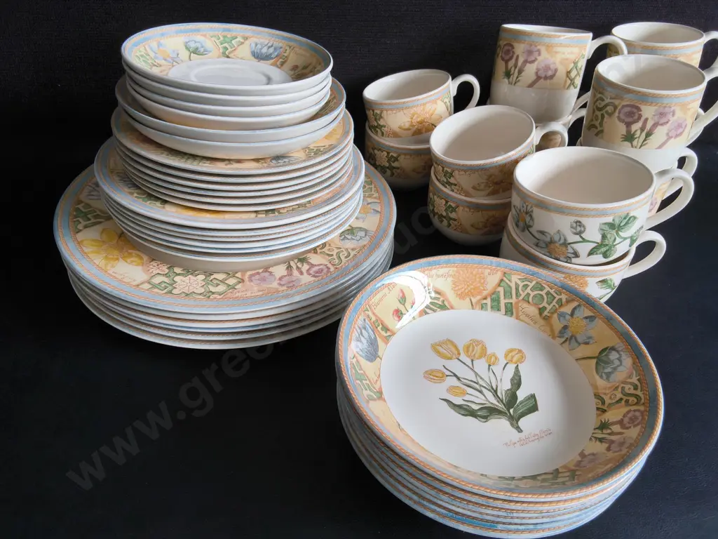 VINTAGE WEDGWOOD HOME "GARDEN MAZE" DINNERWARE SET, 42 PIECES Image 1++