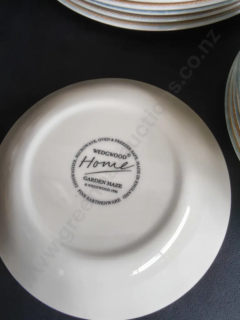 VINTAGE WEDGWOOD HOME "GARDEN MAZE" DINNERWARE SET, 42 PIECES Image 1++