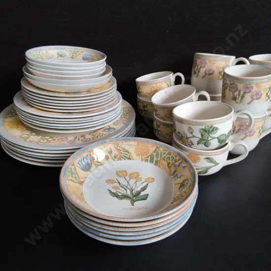 VINTAGE WEDGWOOD HOME "GARDEN MAZE" DINNERWARE SET, 42 PIECES