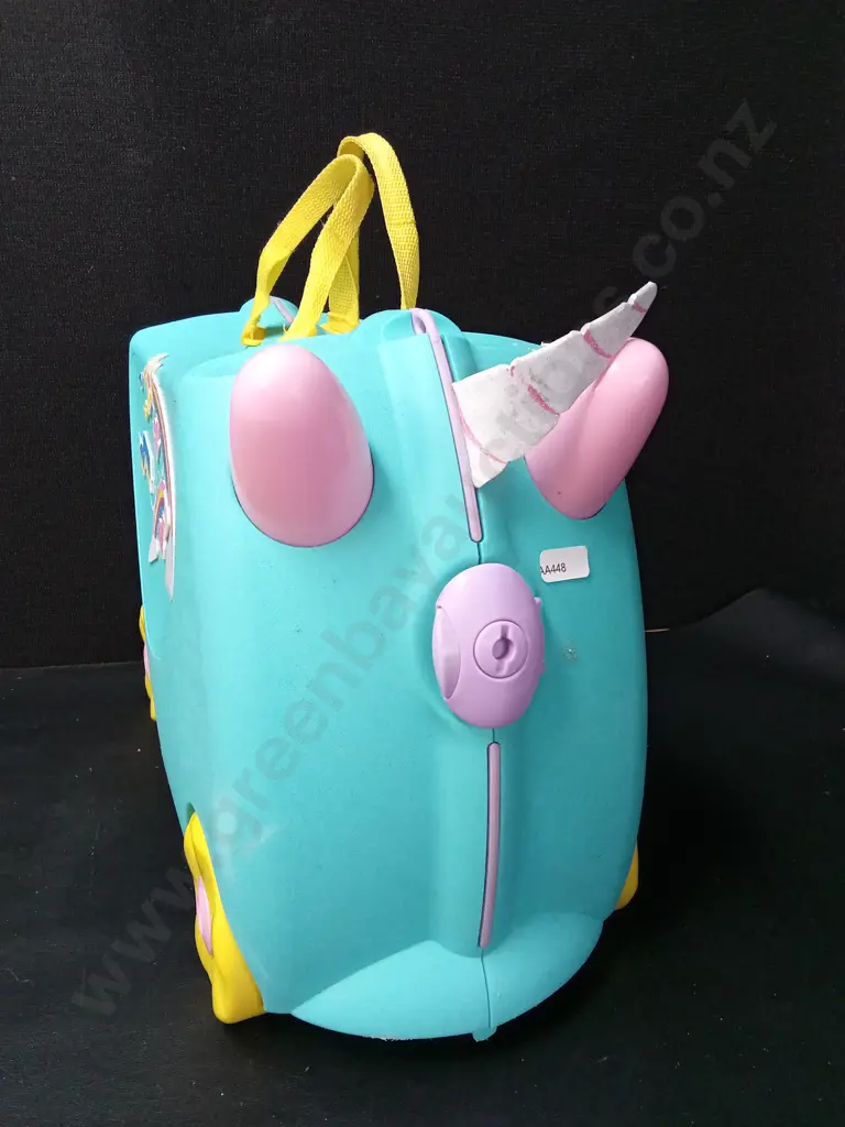 TRUNKI RIDE ON SUITCASE Image 1++