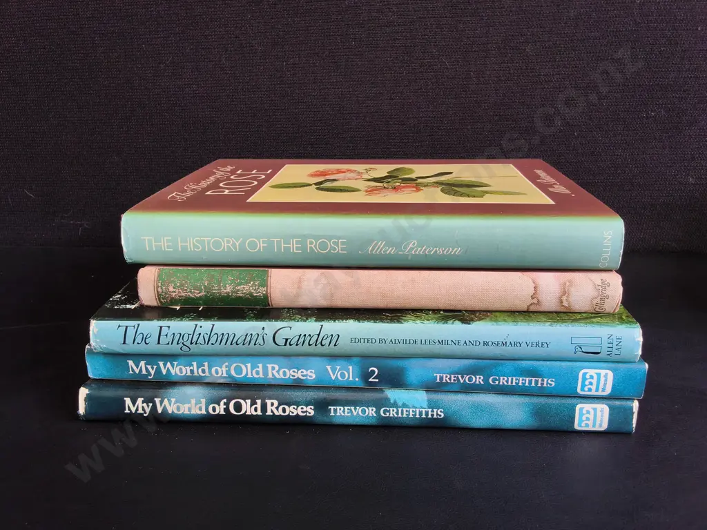 5 GARDEN BOOKS Image 1++