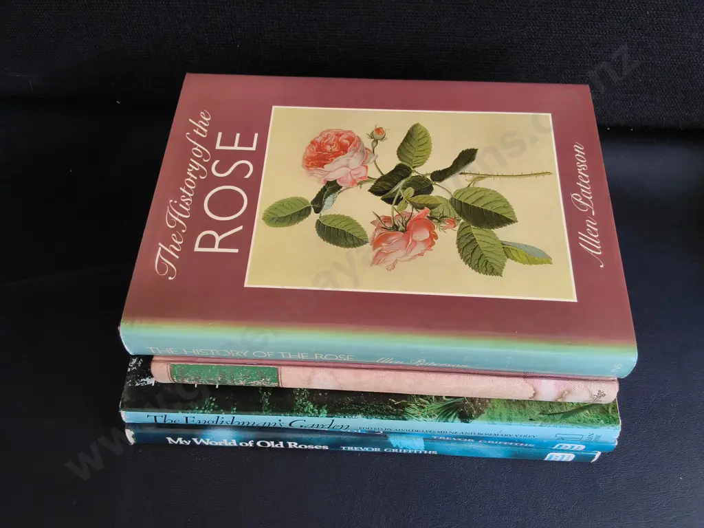5 GARDEN BOOKS Image 1++