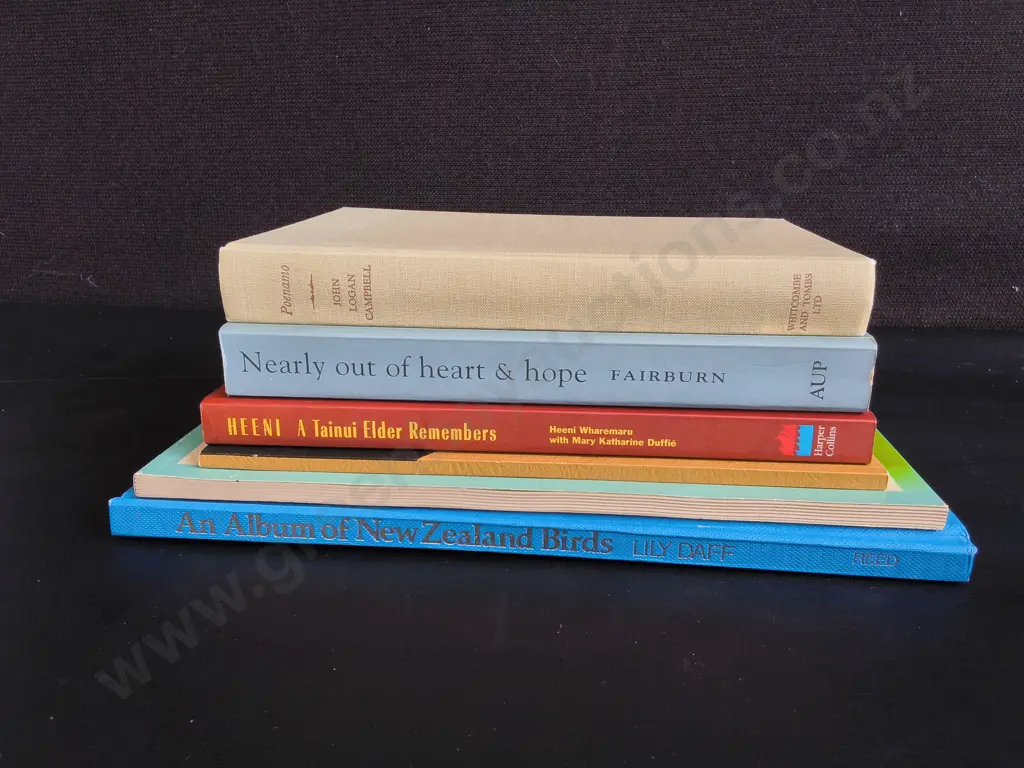 6 NEW ZEALAND BOOKS Image 1++