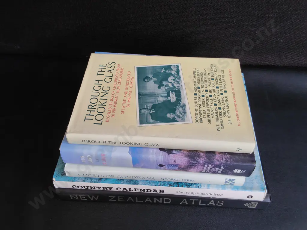 5 NEW ZEALAND BOOKS Image 1++