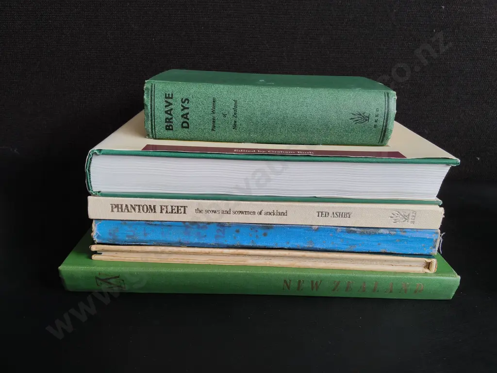 6 NEW ZEALAND BOOKS Image 1++
