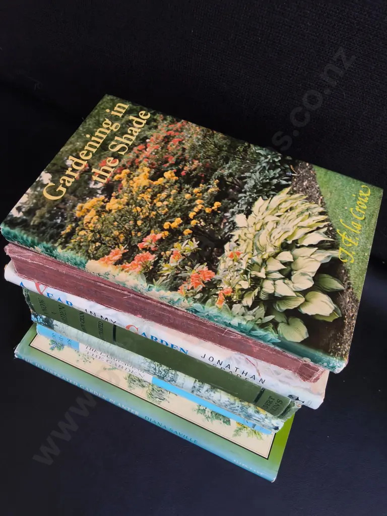7 GARDEN BOOKS Image 1++