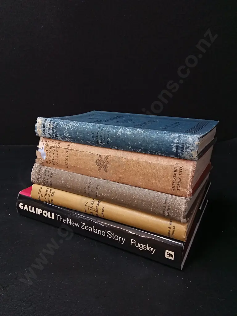 5 VINTAGE BOOKS Image 1++