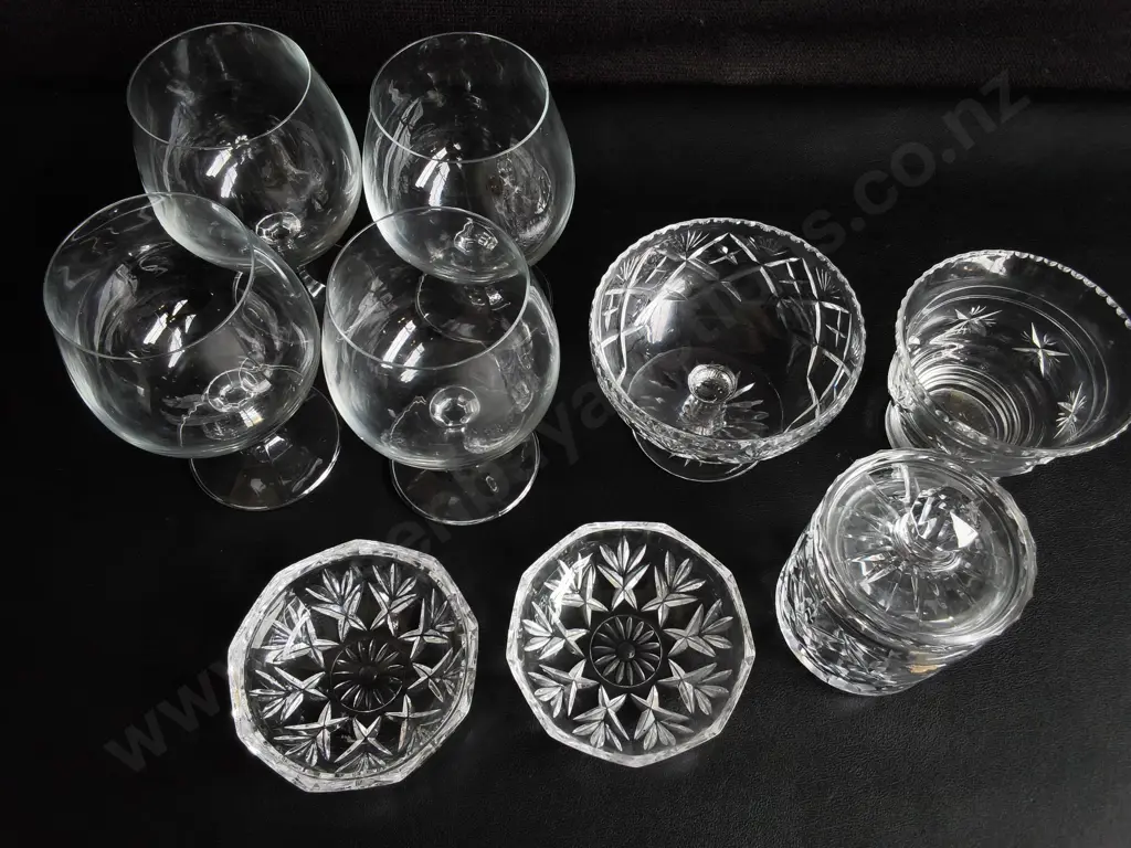 MIX OF VINTAGE CRYSTAL AND GLASSWARE, 8 PIECES, TALLEST H 14 CM Image 1++