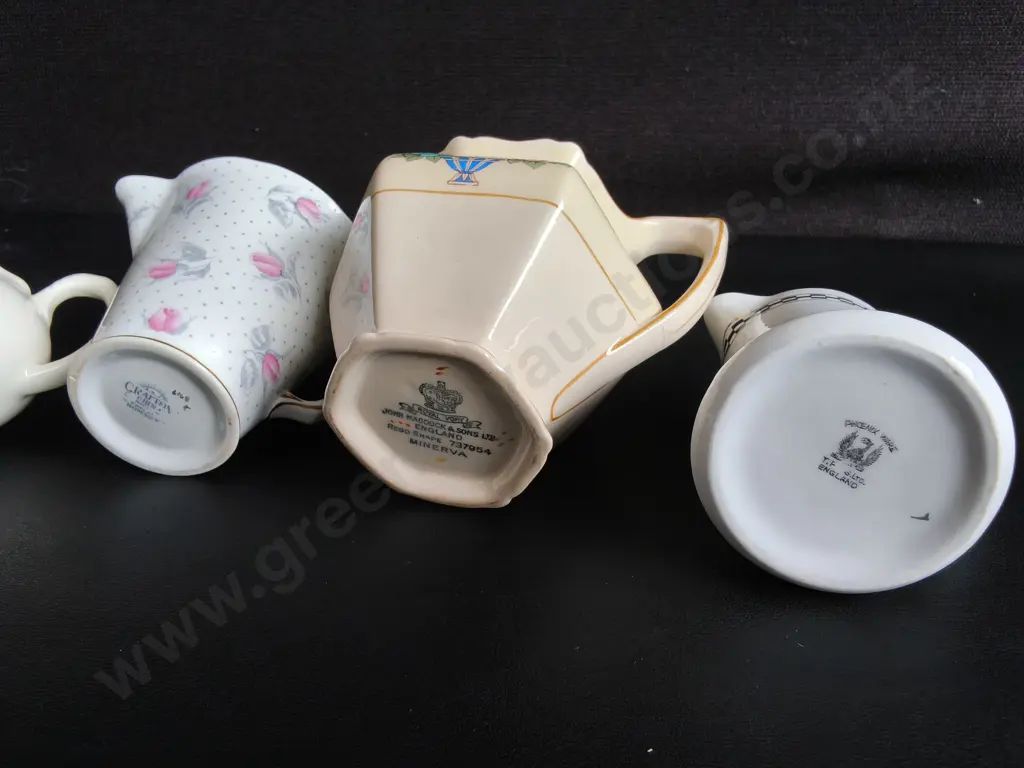 4 VINTAGE PITCHERS/ CREAMERS, TALLEST H 12 CM Image 1++