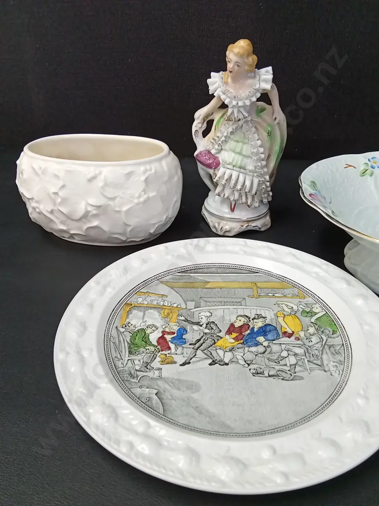 4 DECORATIVE ITEMS Image 1++