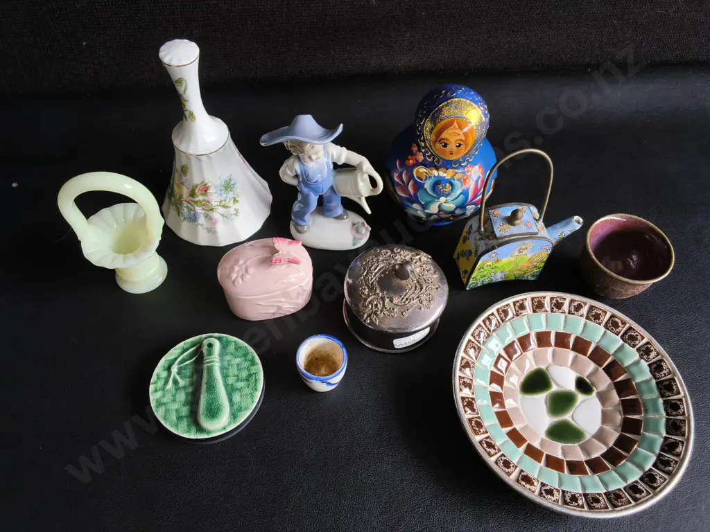 COLLECTION OF VINTAGE DECORATIVE ITEMS, TALLEST H 13 CM, 11 PIECES Image 1++