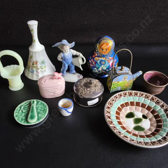 COLLECTION OF VINTAGE DECORATIVE ITEMS, TALLEST H 13 CM, 11 PIECES