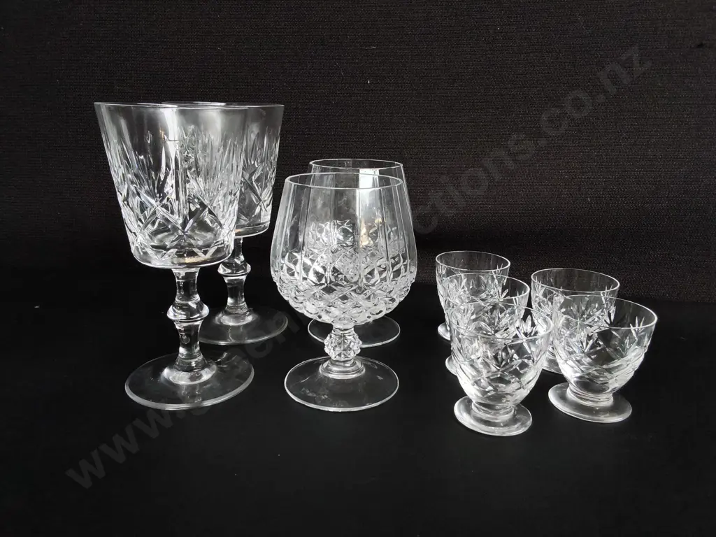 MIX OF VINTAGE CUT GLASS STEMWARE AND GLASSES, 9 PIECES, TALLEST H 16.5 CM Image 1++