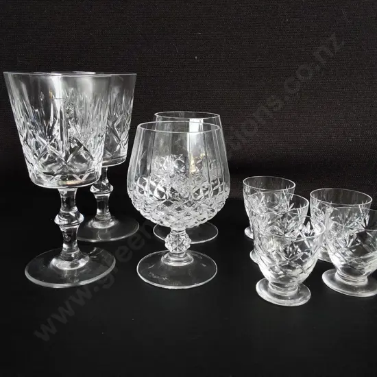 MIX OF VINTAGE CUT GLASS STEMWARE AND GLASSES, 9 PIECES, TALLEST H 16.5 CM