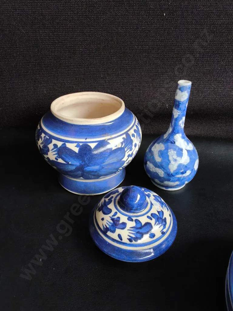COLLECTION OF VINTAGE BLUE AND WHITE PORCELAIN CHINESE ITEMS, 6 PIECES, TALLEST H 15 CM Image 1++