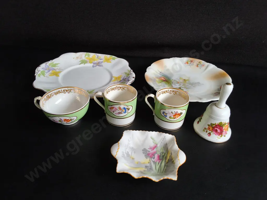 MIX OF VINTAGE CHINA ITEMS, 7 PIECES, WIDEST DIA 26 CM Image 1++