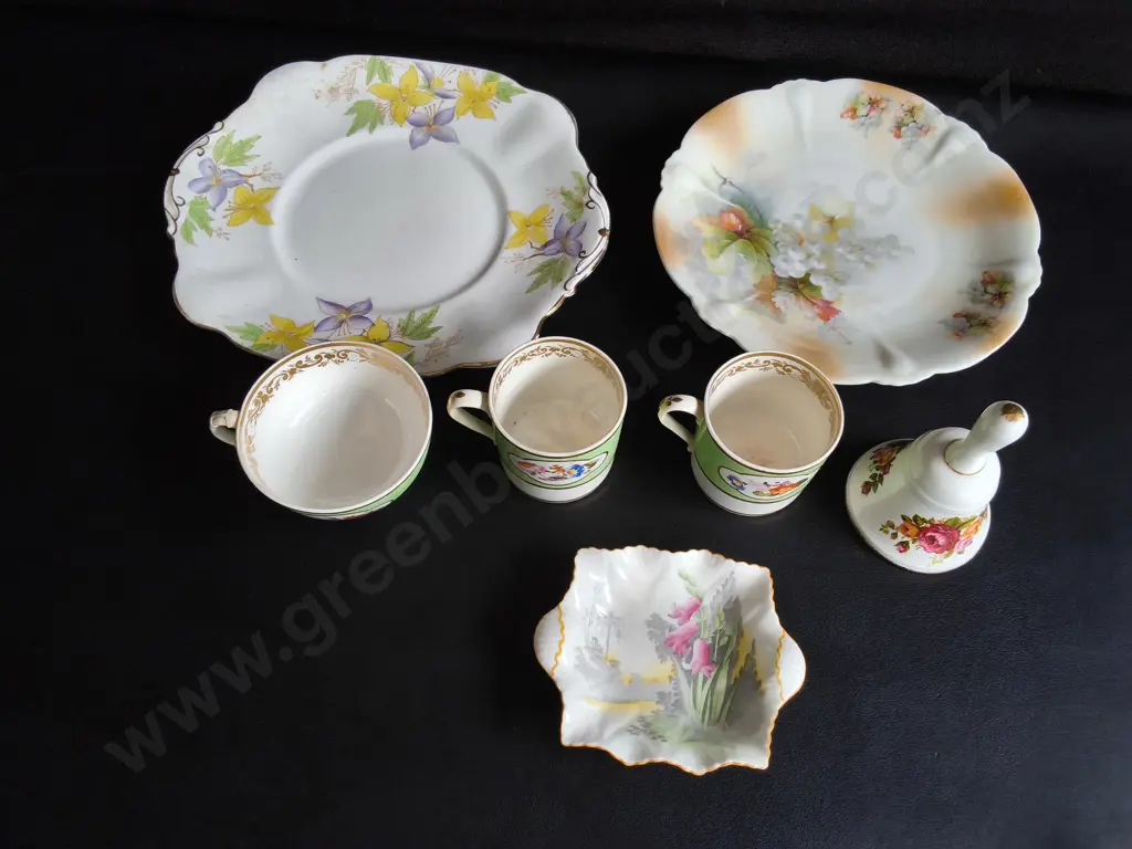 MIX OF VINTAGE CHINA ITEMS, 7 PIECES, WIDEST DIA 26 CM Image 1++