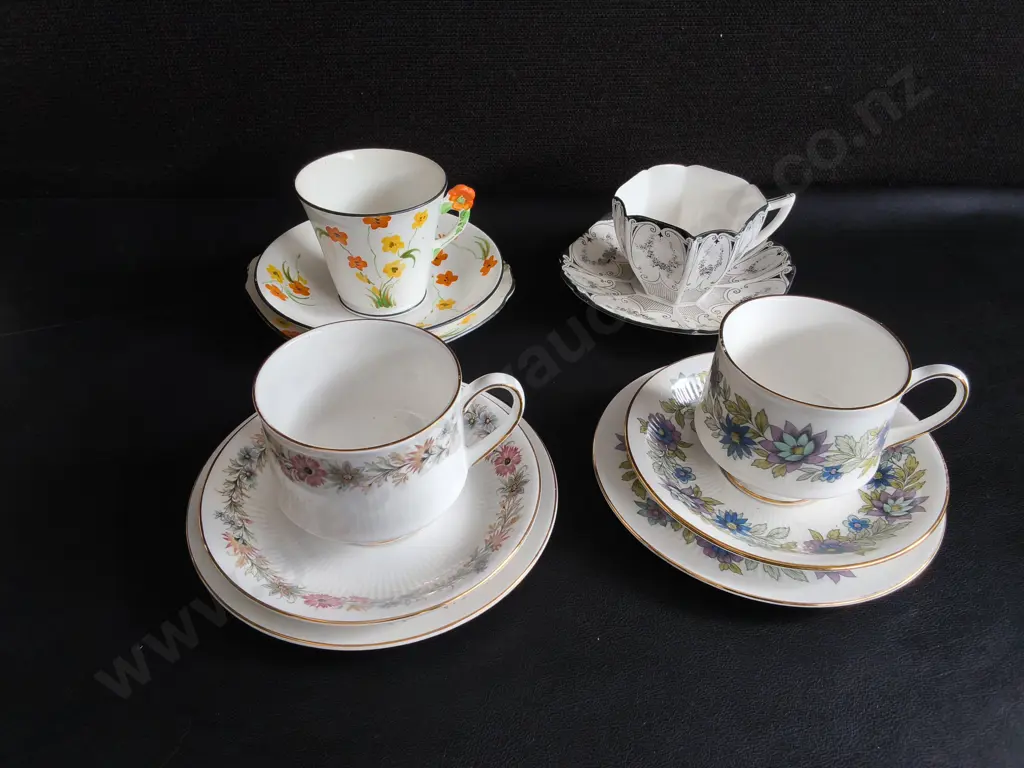 4 VINTAGE TEA CUP AND SAUCERS SETS Image 1++