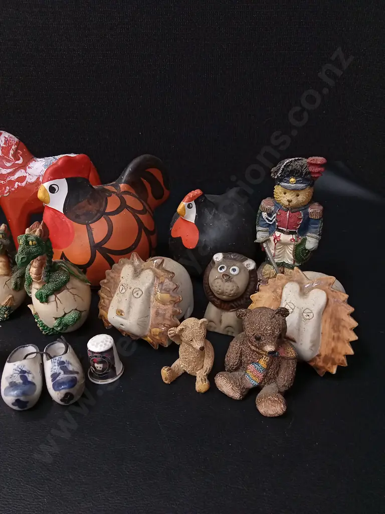 ASSORTED DECORATIVE FIGURINES Image 1++