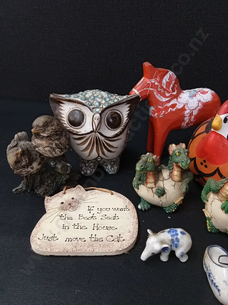 ASSORTED DECORATIVE FIGURINES Image 1++