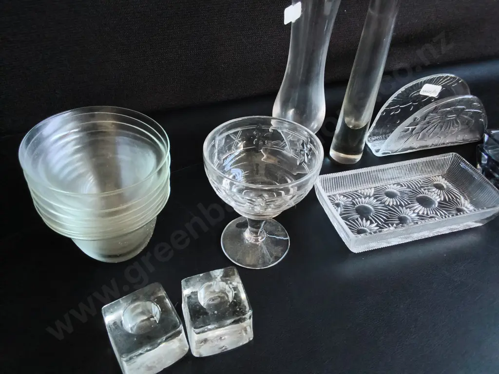 MIX OF GLASSWARE, TALLEST H 20 CM Image 1++