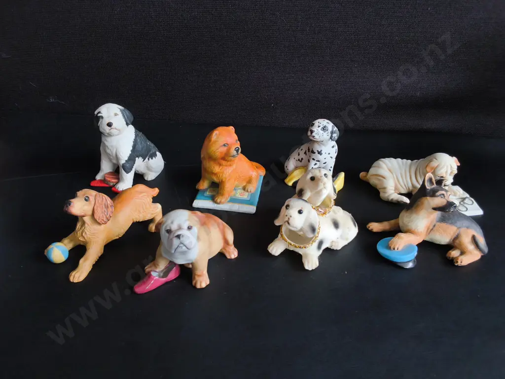 COLLECTION OF DOG ORNAMENTS, INCLUDING 7 FRANKLIN MINT VINTAGE "THE WORLD OF PUPPIES" PORCELAIN FIGURES, TALLEST H 11 CM Image 1++