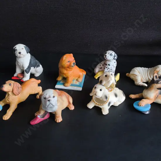 COLLECTION OF DOG ORNAMENTS, INCLUDING 7 FRANKLIN MINT VINTAGE "THE WORLD OF PUPPIES" PORCELAIN FIGURES, TALLEST H 11 CM