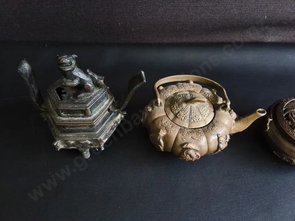 VINTAGE CHINESE METALWARE, 3 PIECES, TALLEST H 14 CM Image 1++
