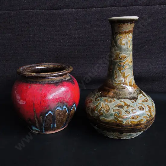 PAIR OF VINTAGE STUDIO POTTERY VASES, TALLEST H 25 CM