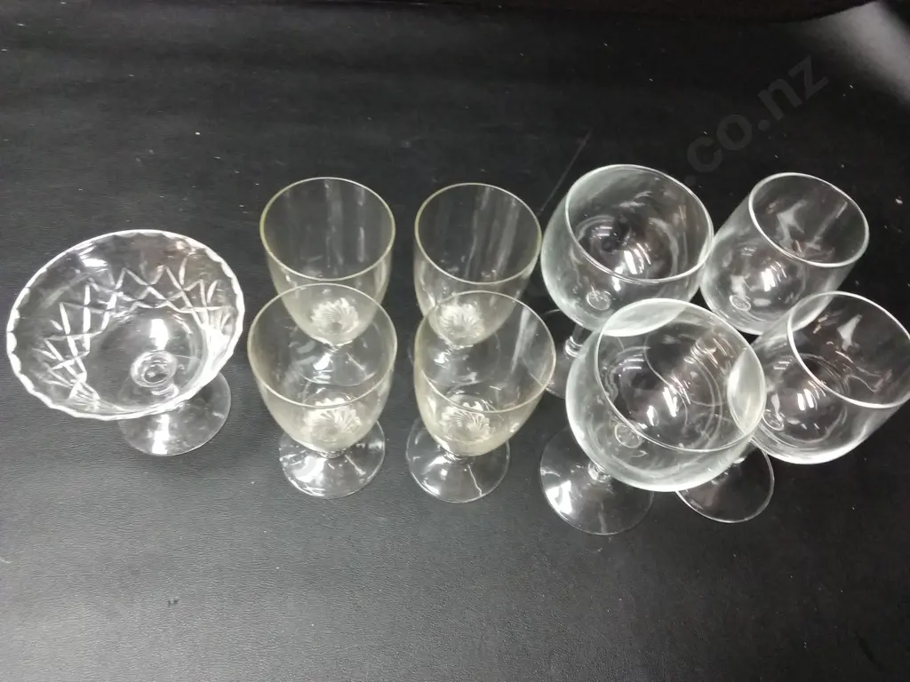 9 ASSORTED GLASSES TALLEST H 13CM Image 1++