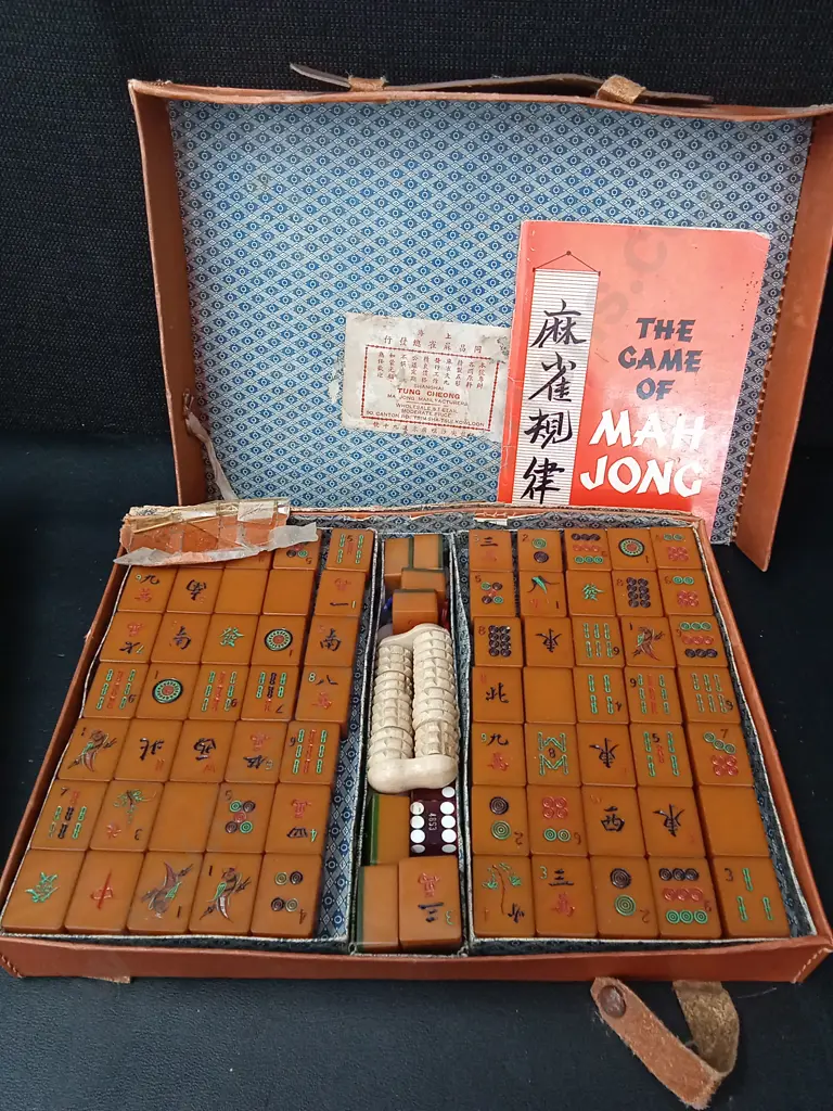 VINTAGE PORTABLE MAH-JONG SET Image 1++