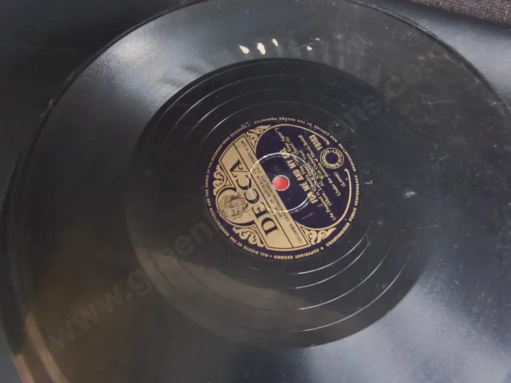 COLLECTION OF VINTAGE 78 RPM SHELLAC RECORDS Image 1++