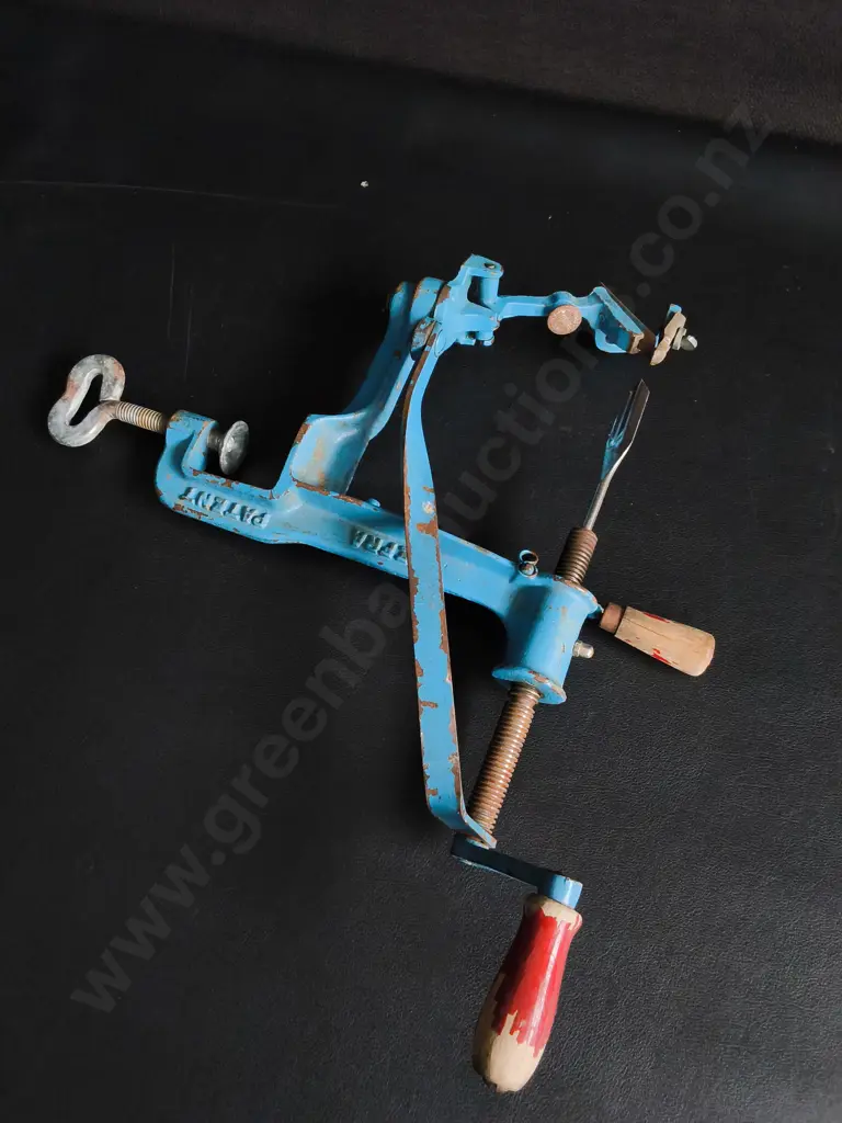 VINTAGE PEFRA TRIUMPF CAST IRON HAND CRANK FRUIT AND VEGETABLE PEELER Image 1++