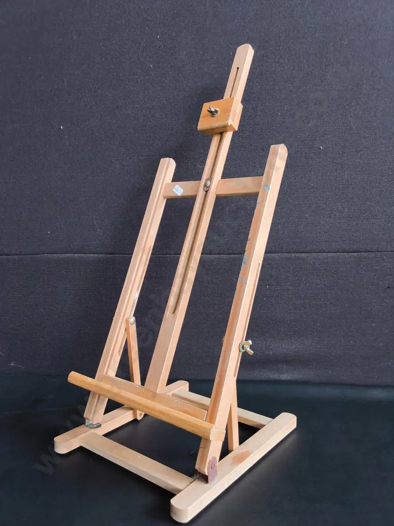 WOODEN TABLETOP EASEL, H APPROX 69 CM Image 1++