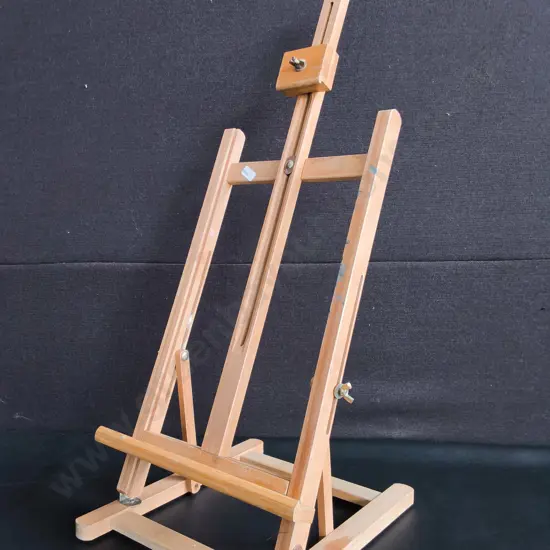 WOODEN TABLETOP EASEL, H APPROX 69 CM