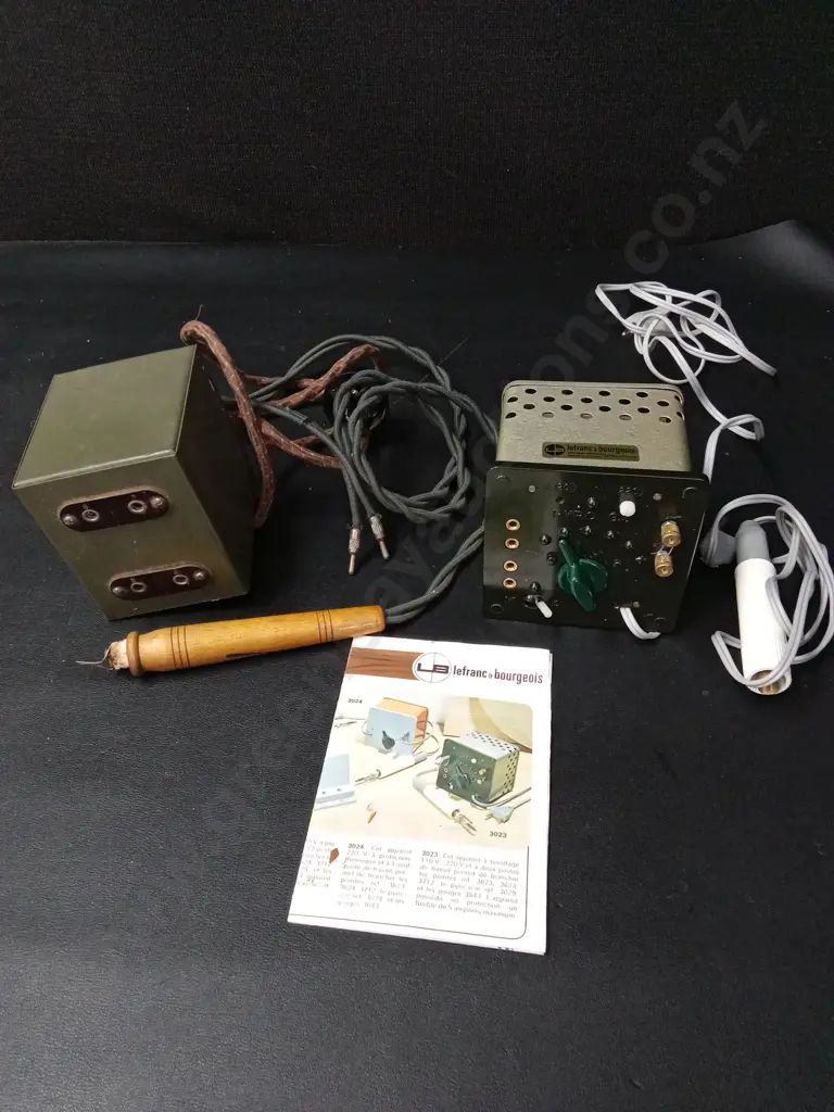2 VINTAGE WOOD BURNING MACHINES Image 1++
