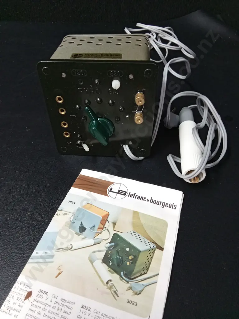 2 VINTAGE WOOD BURNING MACHINES Image 1++
