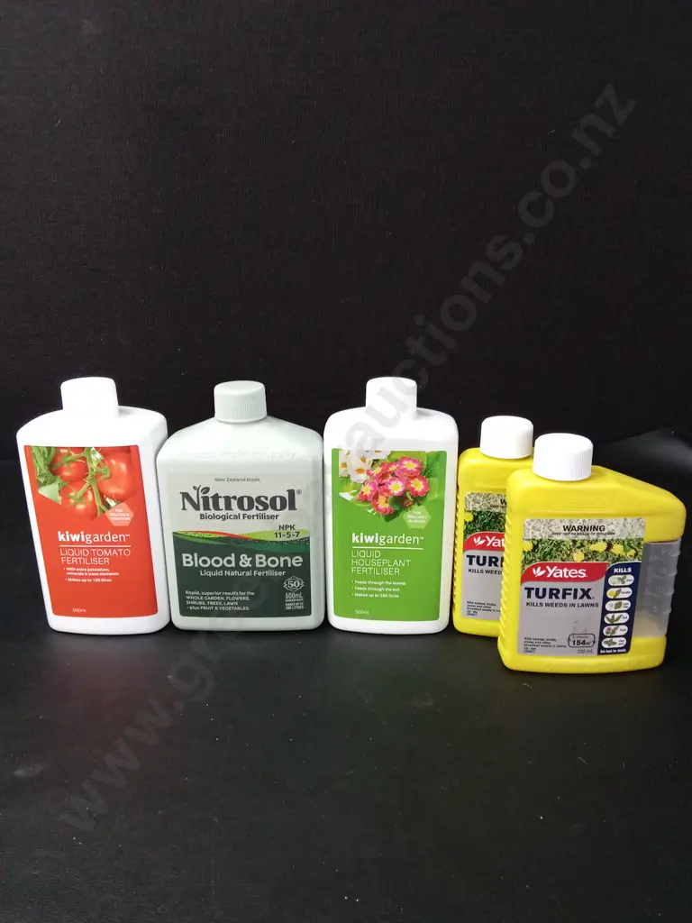 5 BOTTLES OF GARDEN FERTILISER AND WEED KILLER Image 1++