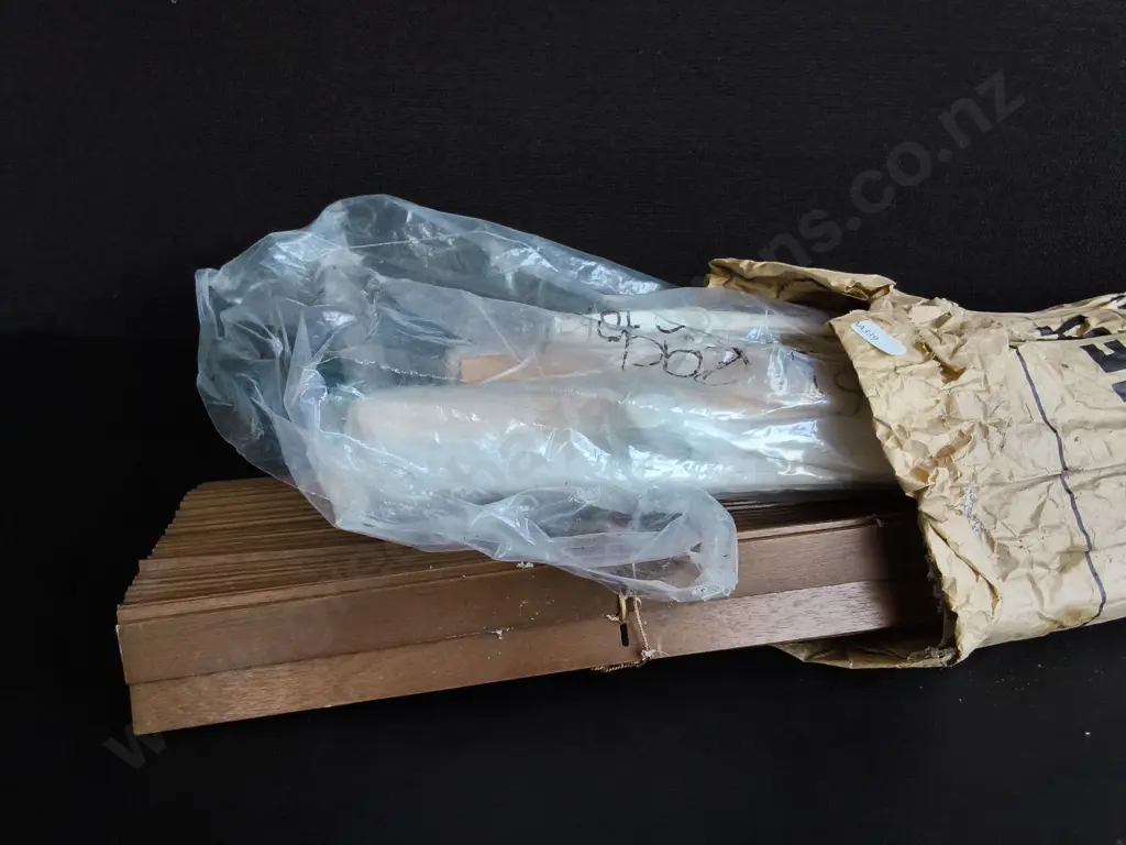 WOOD LOOK CURTAINS AND MOUNTING Image 1++