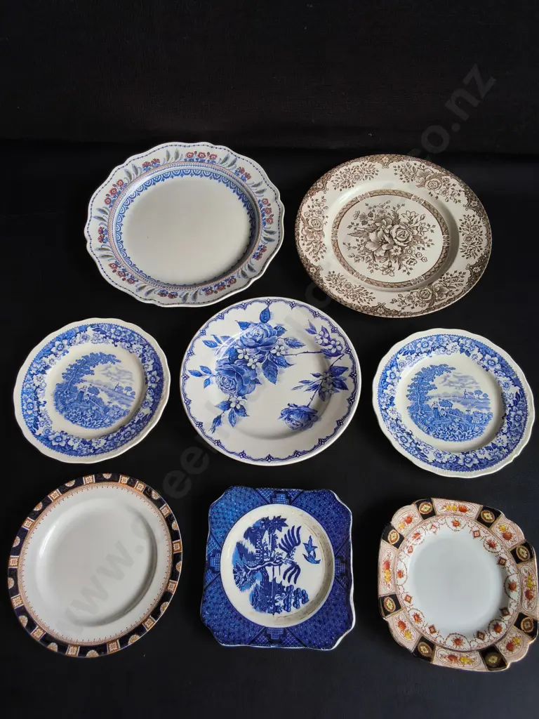 MIX OF VINTAGE PLATES, 8 PIECES, WIDEST DIA 26 CM Image 1++