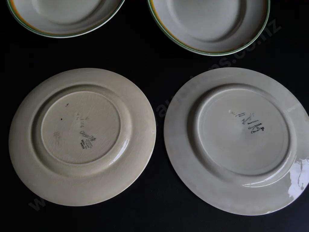 4 VINTAGE CLARICE CLIFF PLATES, WIDEST W 32 CM Image 1++